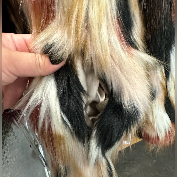 Romeo & Juliet Couture Faux Fur Vest – Multicolor Animal Print, Size S - Picture 5 of 6